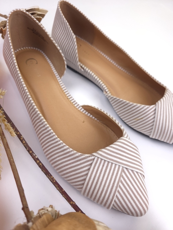 Shoes - Womens White Tan Striped Flats Sz 8
